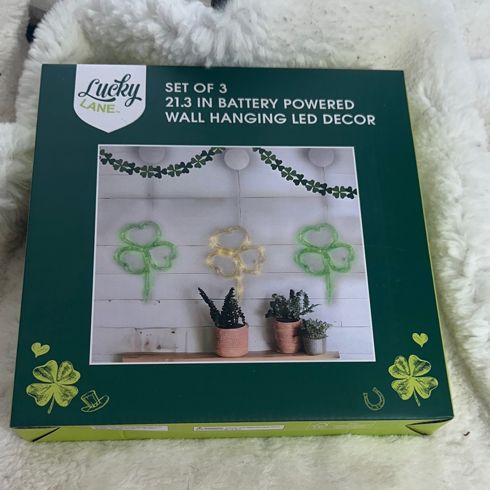 Lucky Lane St. Patrick’s Day set of 3 clover LED wall hanging decor